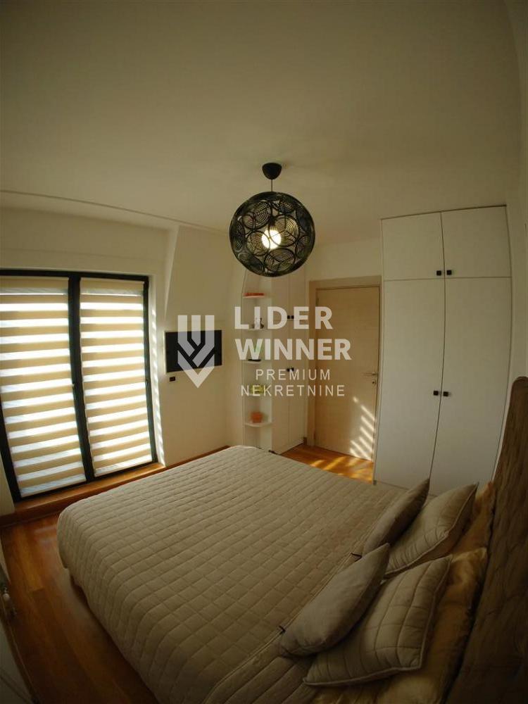 Četvorosoban stan na prodaju, Voždovačka Crkva, Beograd, 103m², 3. sprat, 520.000 €