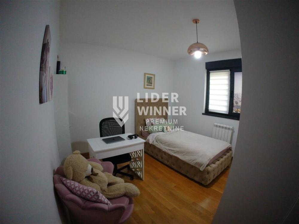 Četvorosoban stan na prodaju, Voždovačka Crkva, Beograd, 103m², 3. sprat, 520.000 €