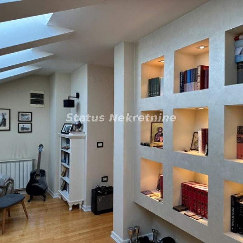 Četvorosoban stan na prodaju, Grbavica, Novi Sad, 134m², 396.550 €