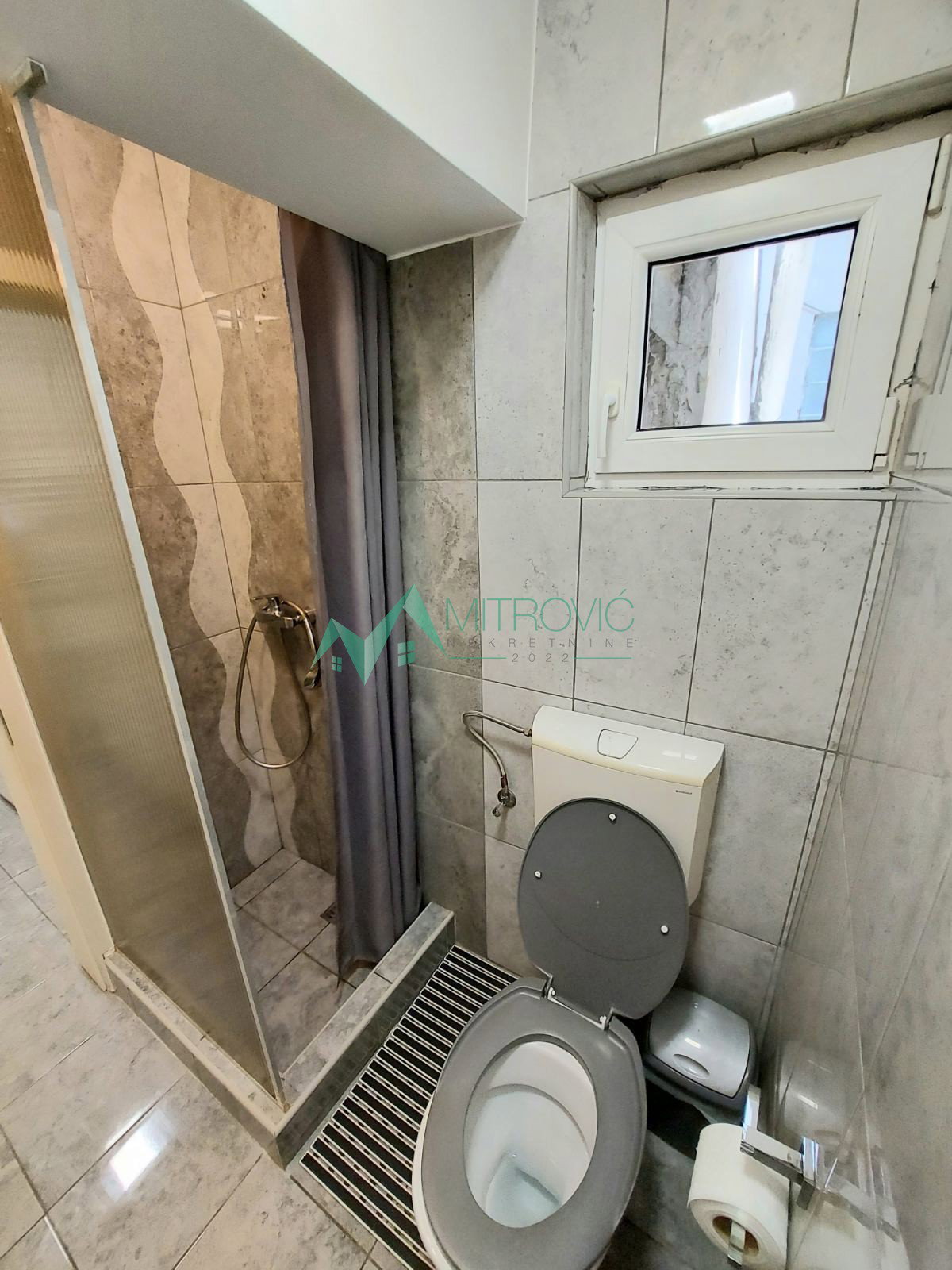 Jednoiposoban stan na prodaju, Centar, Novi Sad, 43m², 600 €