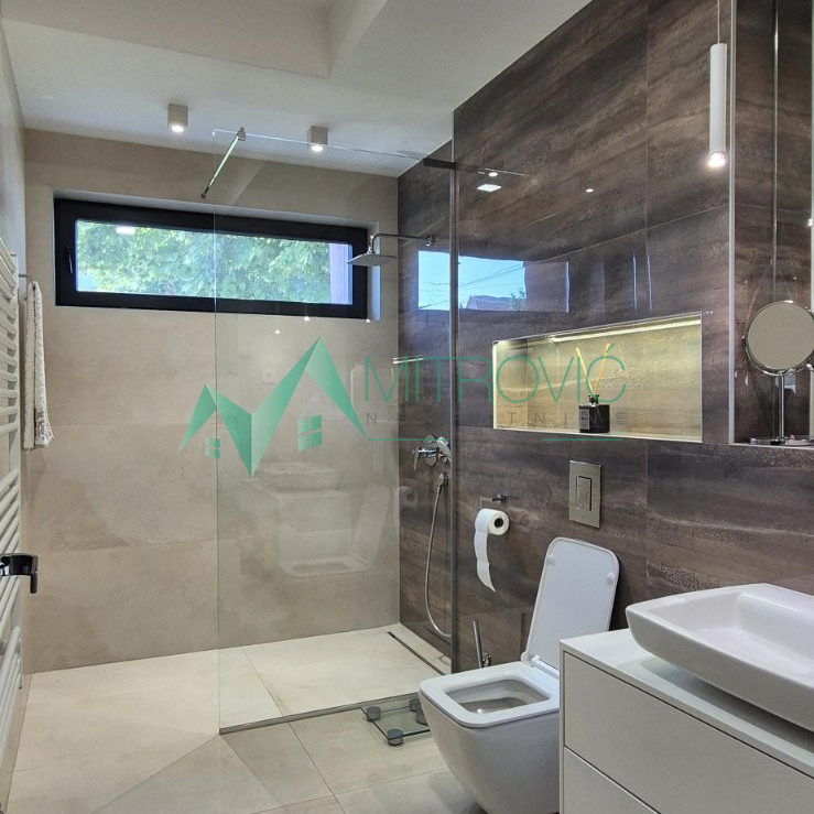 Kuća na prodaju, Petrovaradin, Novi Sad, 172m², 398.000 €