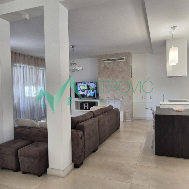 Kuća Prodaja Petrovaradin  172 m2