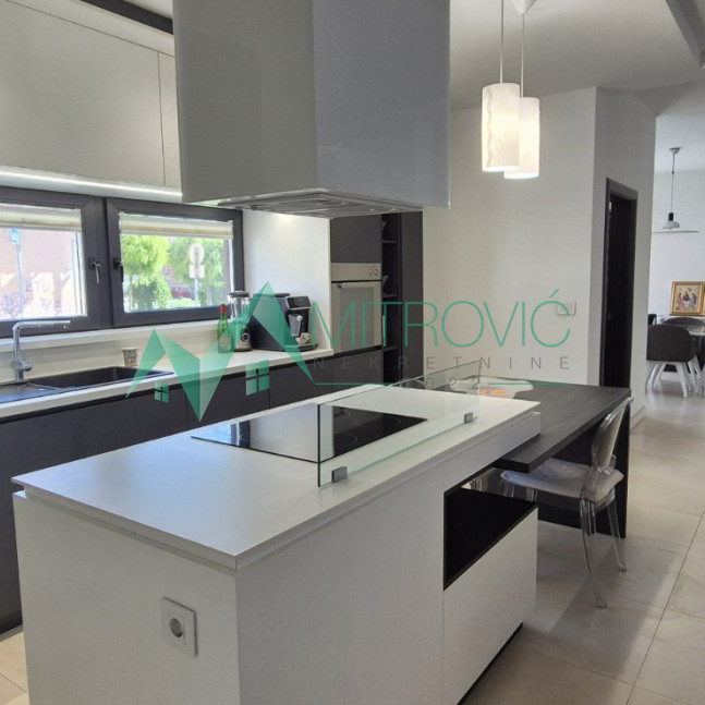 Kuća Prodaja Petrovaradin  172 m2