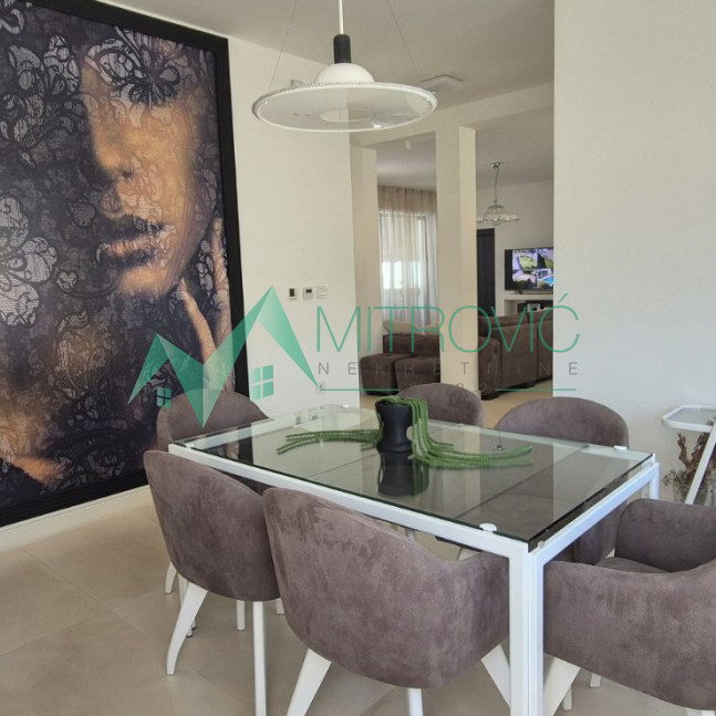 Kuća na prodaju, Petrovaradin, Novi Sad, 172m², 398.000 €