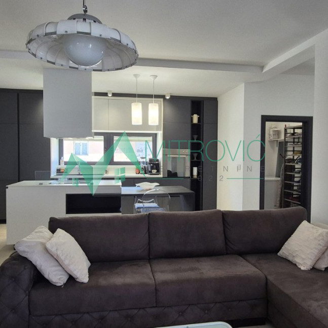 Kuća Prodaja Petrovaradin  172 m2
