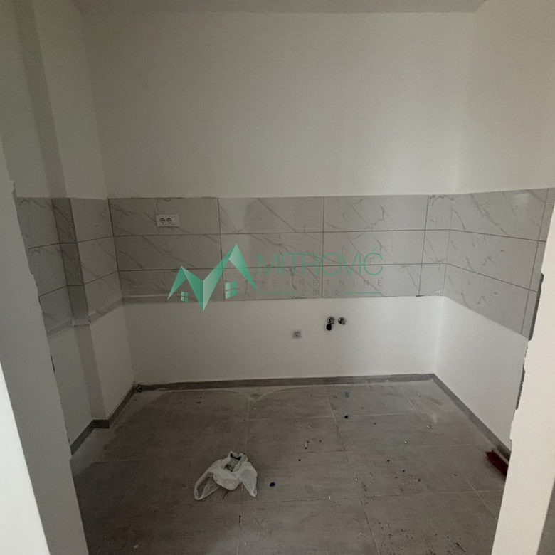 Četvorosoban stan na prodaju, Veternik, Novi Sad, 88m², 144.826 €