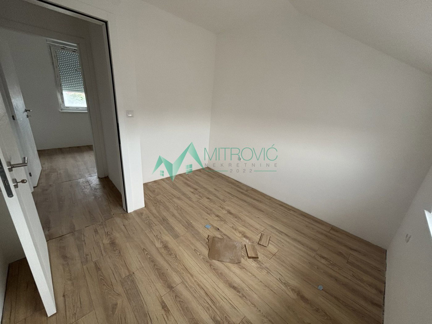 Četvorosoban stan na prodaju, Veternik, Novi Sad, 88m², 144.826 €