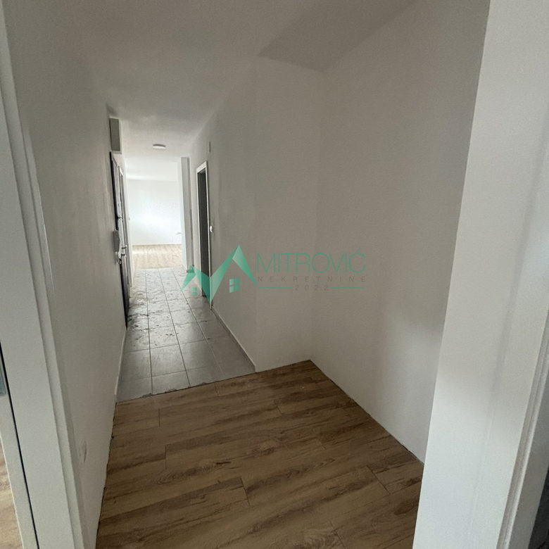 Četvorosoban stan na prodaju, Veternik, Novi Sad, 88m², 144.826 €