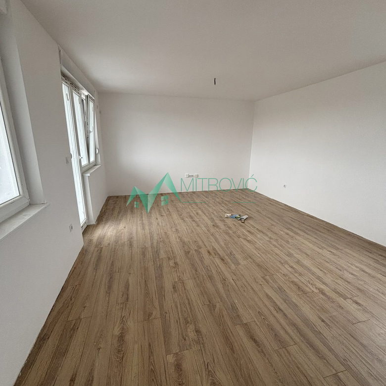 Četvorosoban stan na prodaju, Veternik, Novi Sad, 88m², 144.826 €
