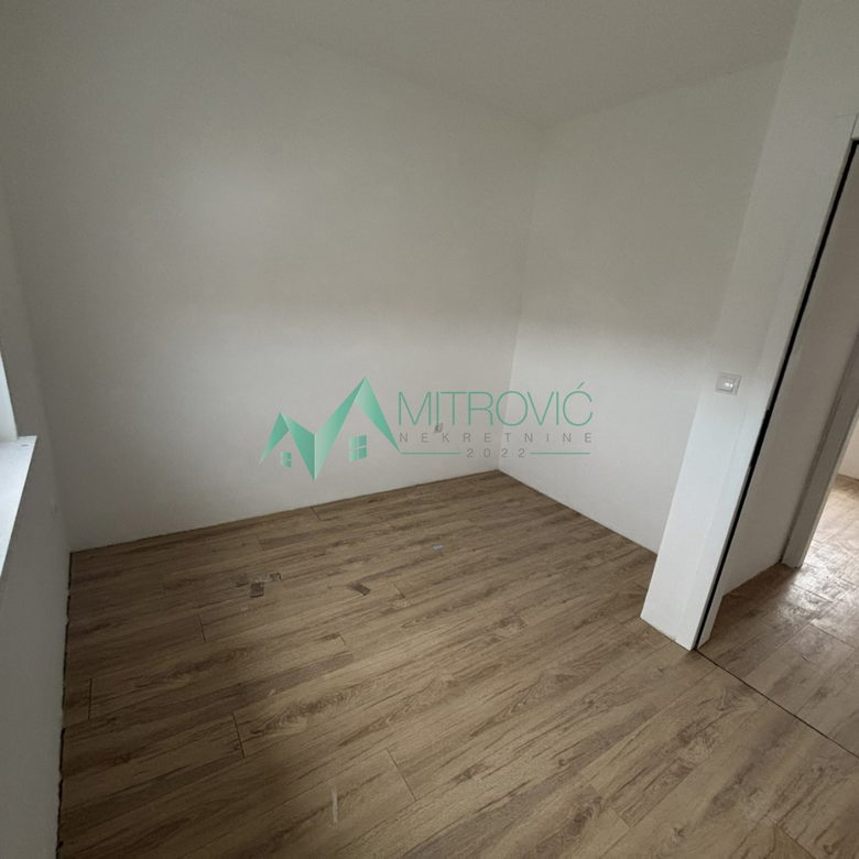 Četvorosoban stan na prodaju, Veternik, Novi Sad, 88m², 144.826 €