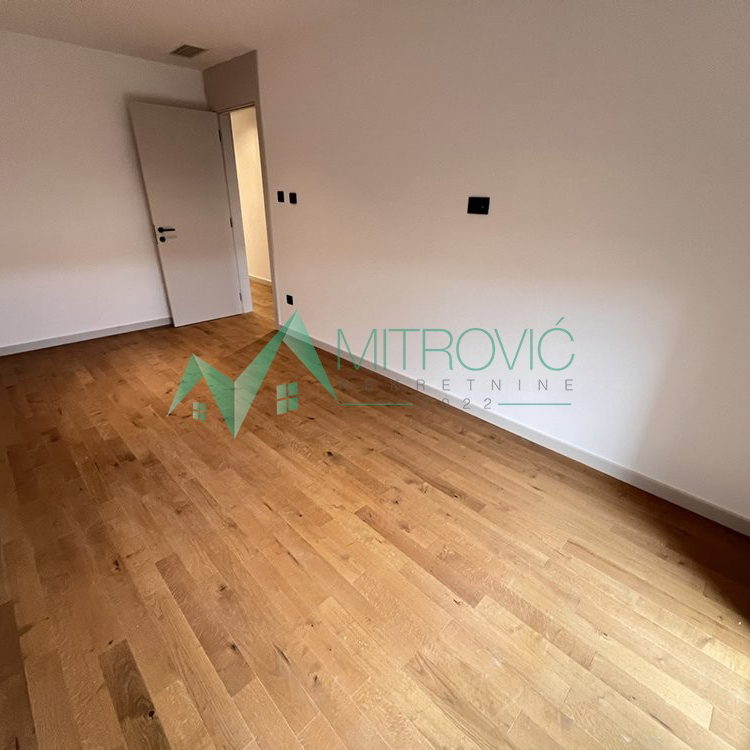 Petosoban stan na prodaju, Telep, Novi Sad, 210m², 669.500 €