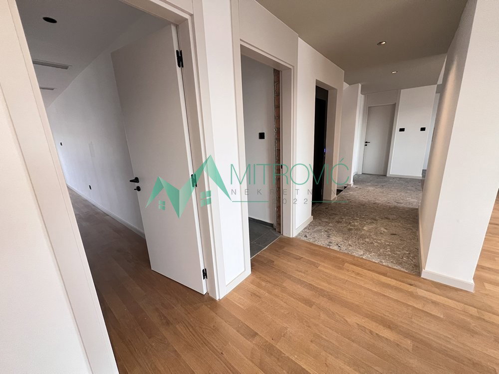 Petosoban stan na prodaju, Telep, Novi Sad, 210m², 669.500 €