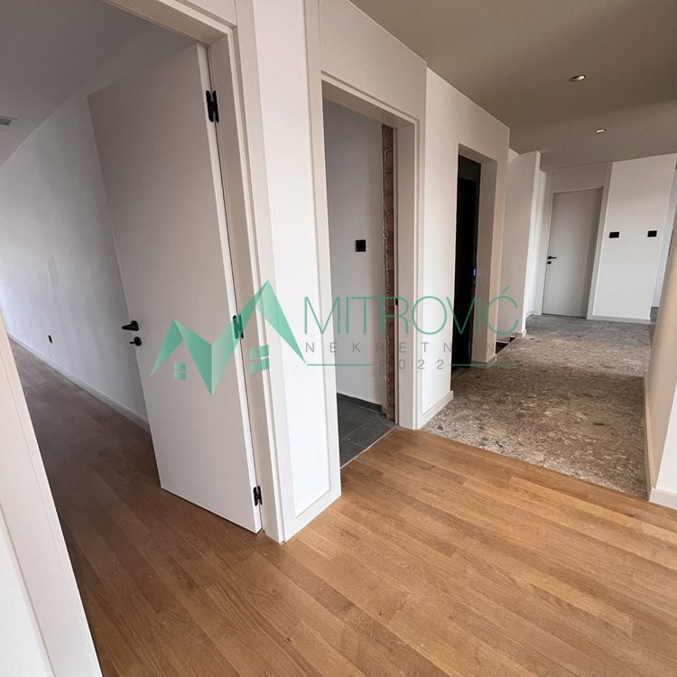 Petosoban stan na prodaju, Telep, Novi Sad, 210m², 669.500 €
