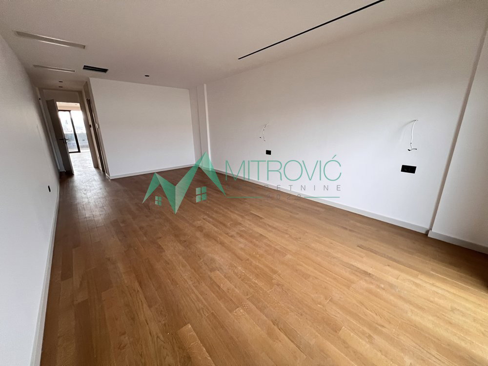 Petosoban stan na prodaju, Telep, Novi Sad, 210m², 669.500 €