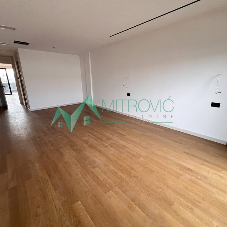 Petosoban stan na prodaju, Telep, Novi Sad, 210m², 669.500 €