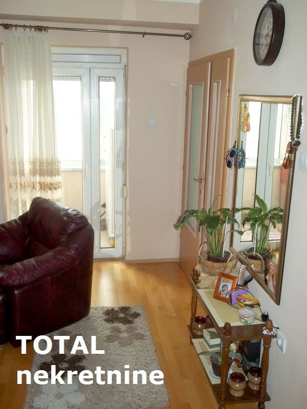 Stan Prodaja Novi Sad  76 m2