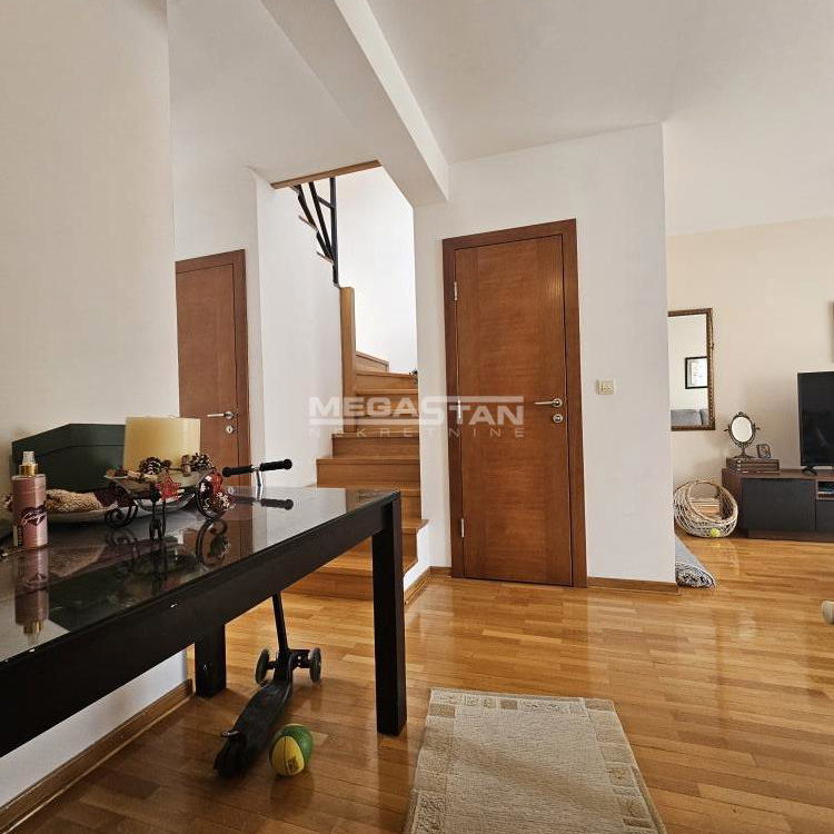Trosoban stan na prodaju, Lion, Beograd, 94m², 340.000 €