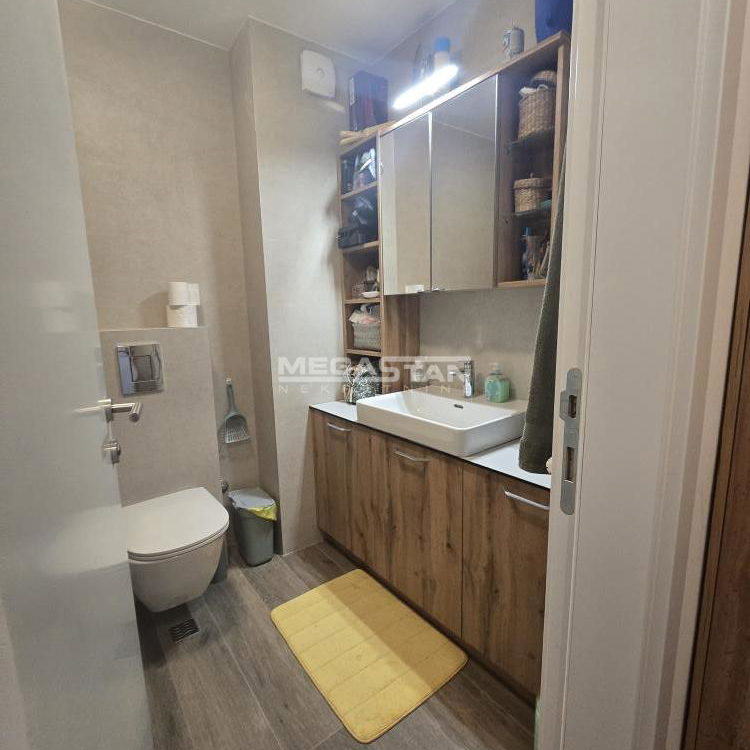 Trosoban stan na prodaju, Cerak, Beograd, 84m², 299.500 €
