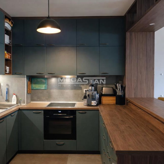Trosoban stan na prodaju, Cerak, Beograd, 84m², 299.500 €