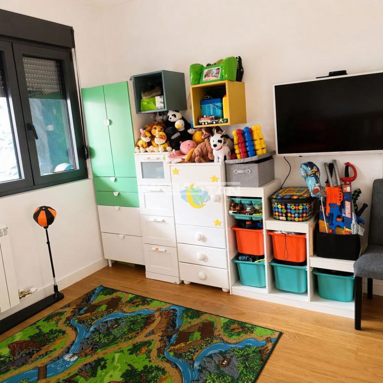Trosoban stan na prodaju, Cerak, Beograd, 84m², 299.500 €