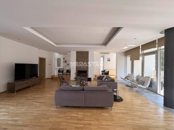 Stan Izdavanje Beograd Dedinje 220 m2