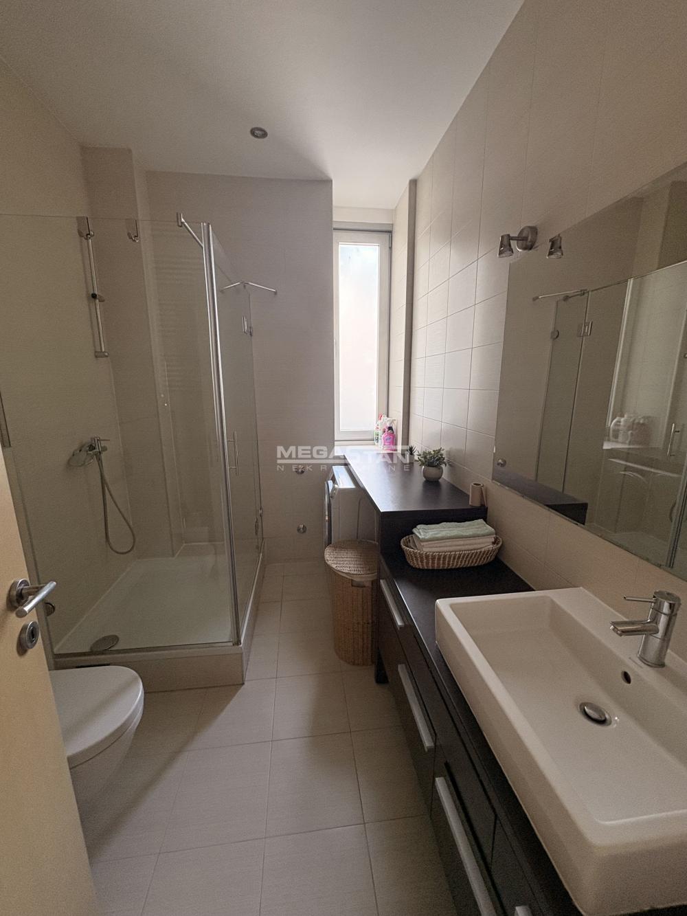 Četvorosoban stan za izdavanje, Dedinje, Beograd, 220m², 3.000 €/mes