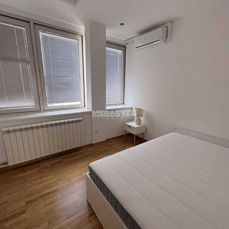 Stan Izdavanje Beograd Dedinje 220 m2