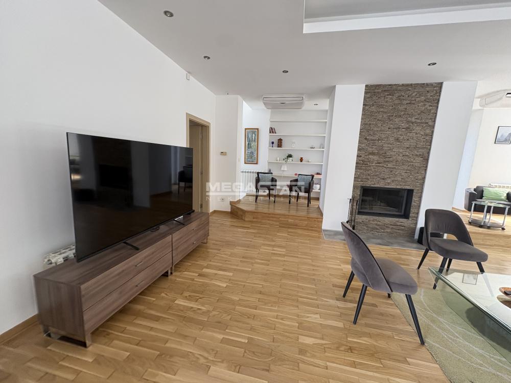Stan Izdavanje Beograd Dedinje 220 m2