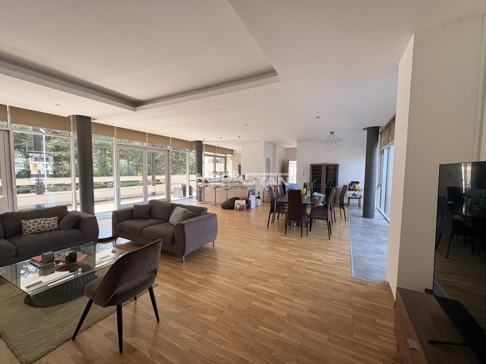 Stan Izdavanje Beograd Dedinje 220 m2