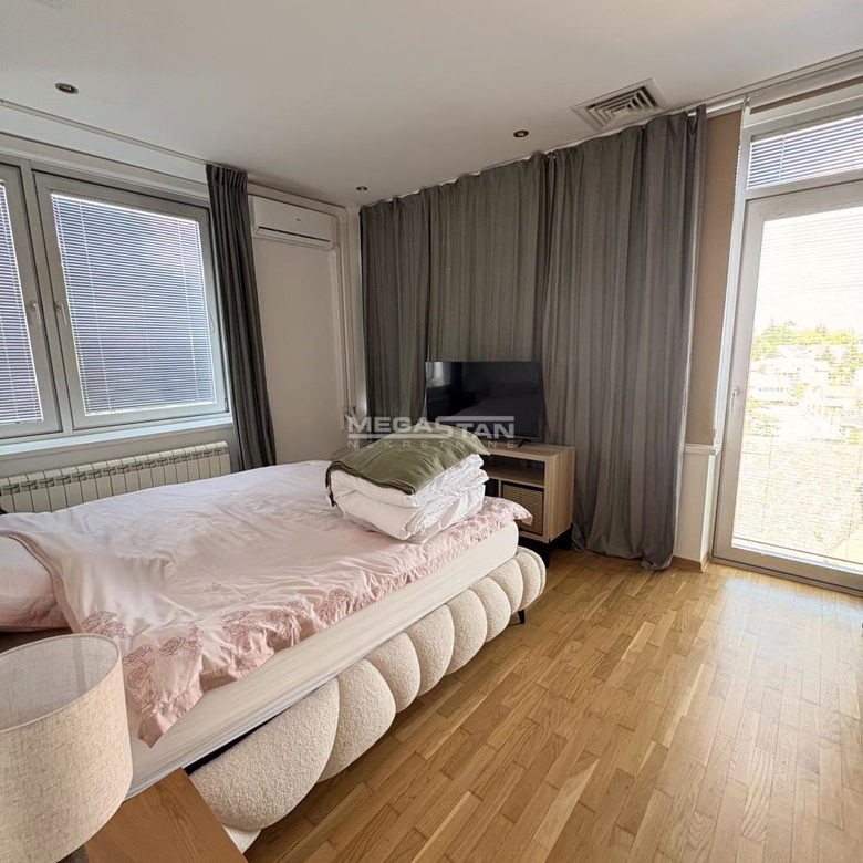 Stan Izdavanje Beograd Dedinje 220 m2