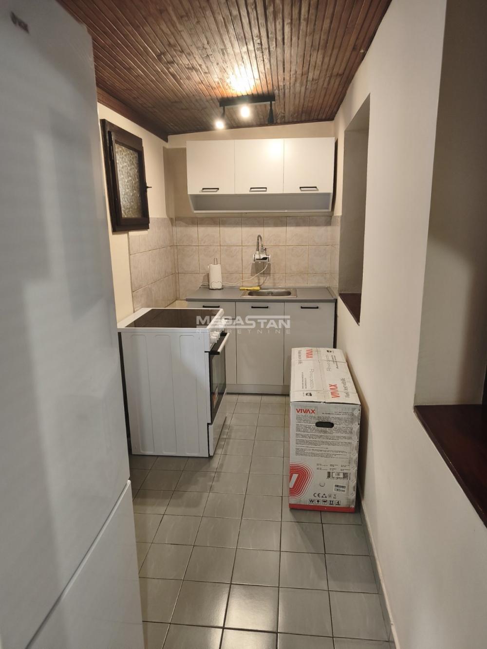 Stan Izdavanje Beograd Lekino Brdo 45 m2