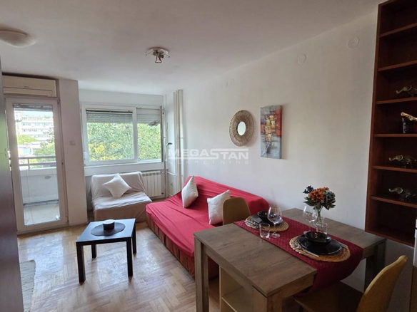 Stan Prodaja Beograd Blok 45 33 m2