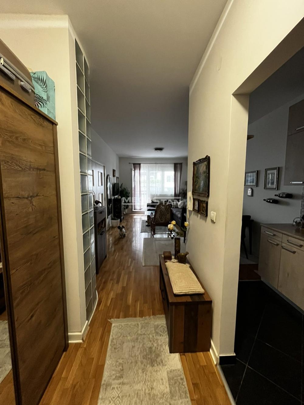 Dvoiposoban stan na prodaju, Karaburma, Beograd, 64m², 243.200 €