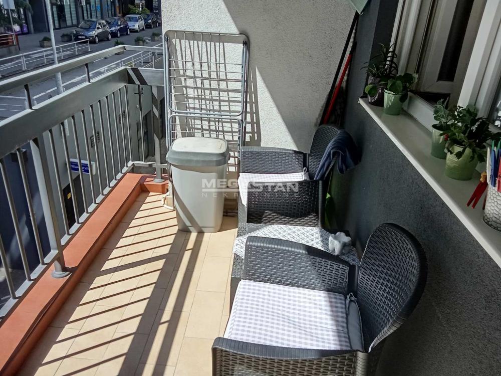 Dvoiposoban stan na prodaju, Karaburma, Beograd, 64m², 243.200 €