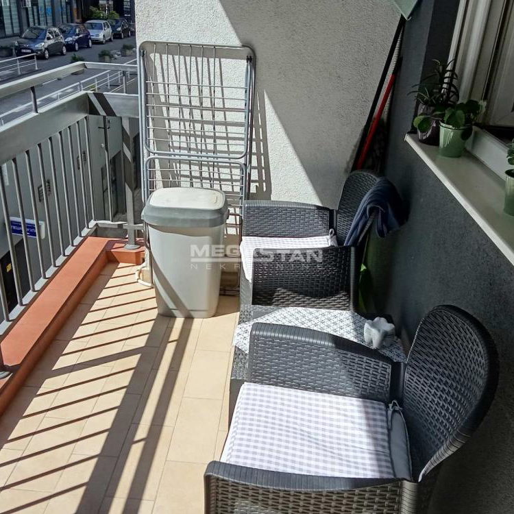 Dvoiposoban stan na prodaju, Karaburma, Beograd, 64m², 243.200 €