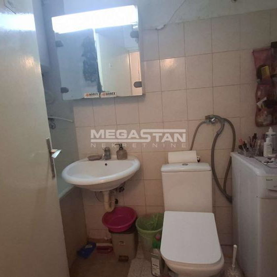 Dvoiposoban stan na prodaju, Blok 64, Beograd, 74m², 272.000 €