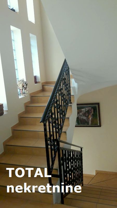 Stan Prodaja Novi Sad  175 m2