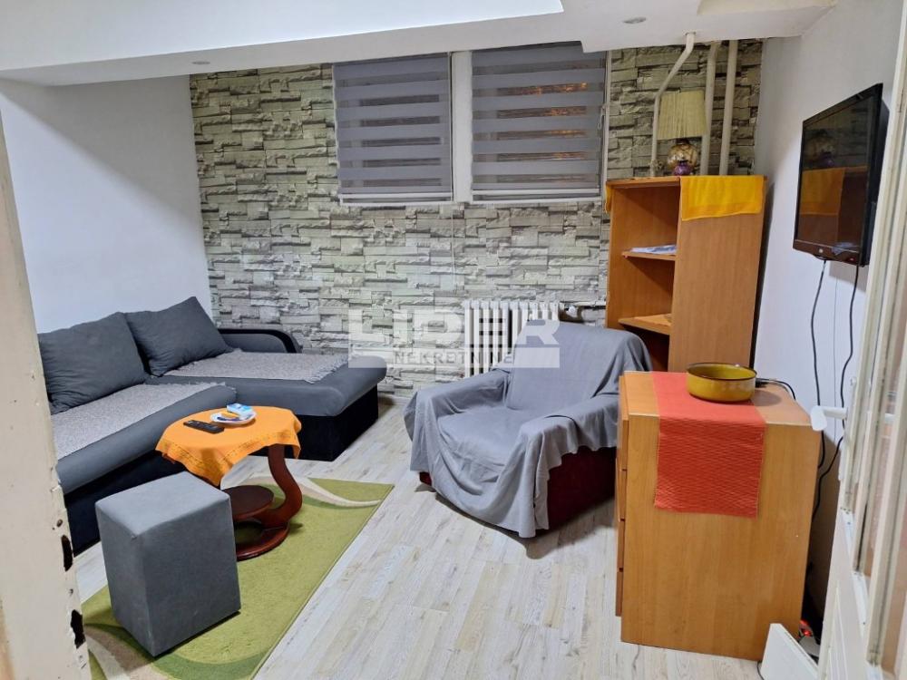 Stan Izdavanje Beograd Kanarevo Brdo 47 m2