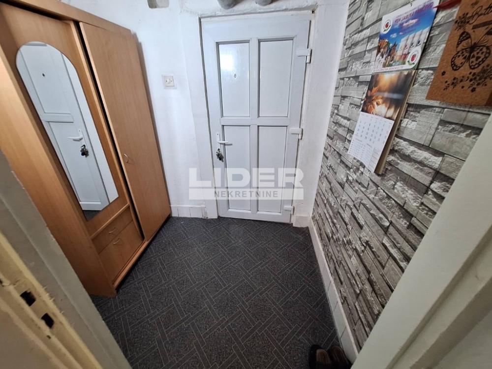 Trosoban stan za izdavanje, Kanarevo Brdo, Beograd, 47m², 400 €/mes