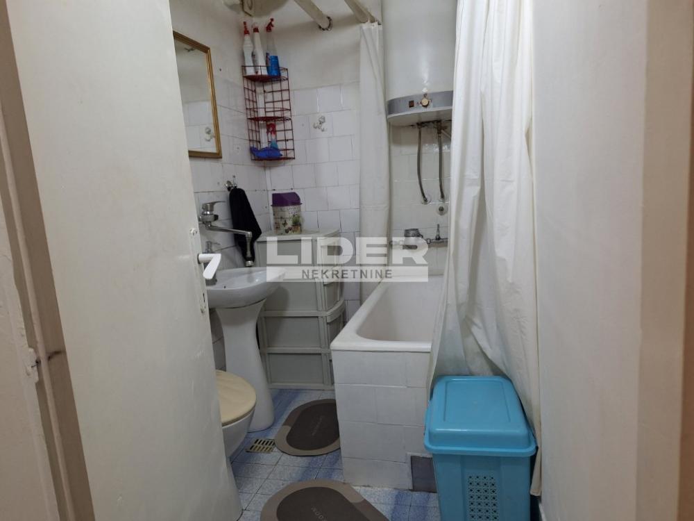 Trosoban stan za izdavanje, Kanarevo Brdo, Beograd, 47m², 400 €/mes