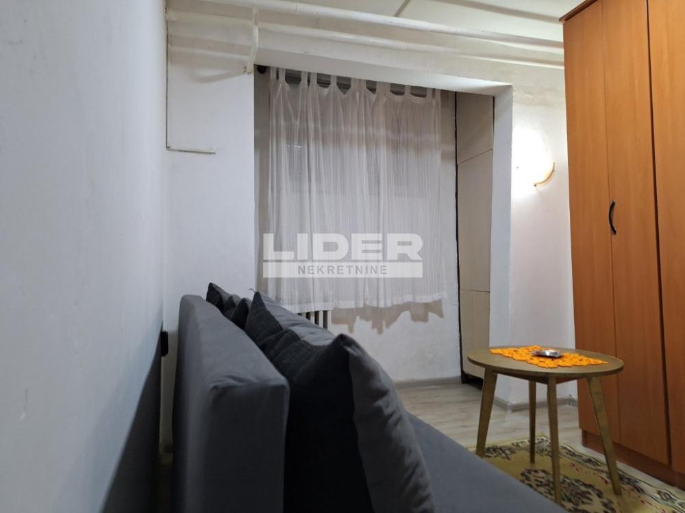Stan Izdavanje Beograd Kanarevo Brdo 47 m2