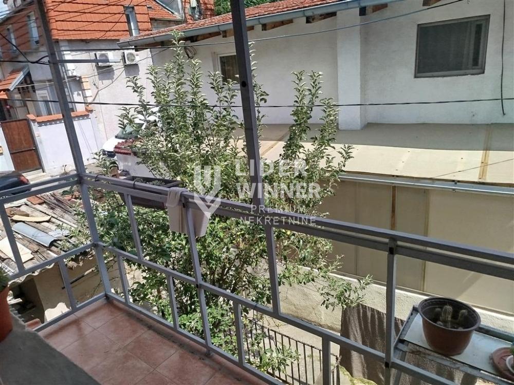 Jednoiposoban stan na prodaju, Slavujev Venac, Beograd, 37m², 106.000 €