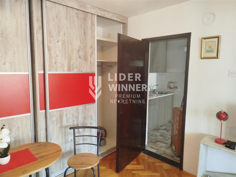 Jednoiposoban stan na prodaju, Slavujev Venac, Beograd, 37m², 106.000 €