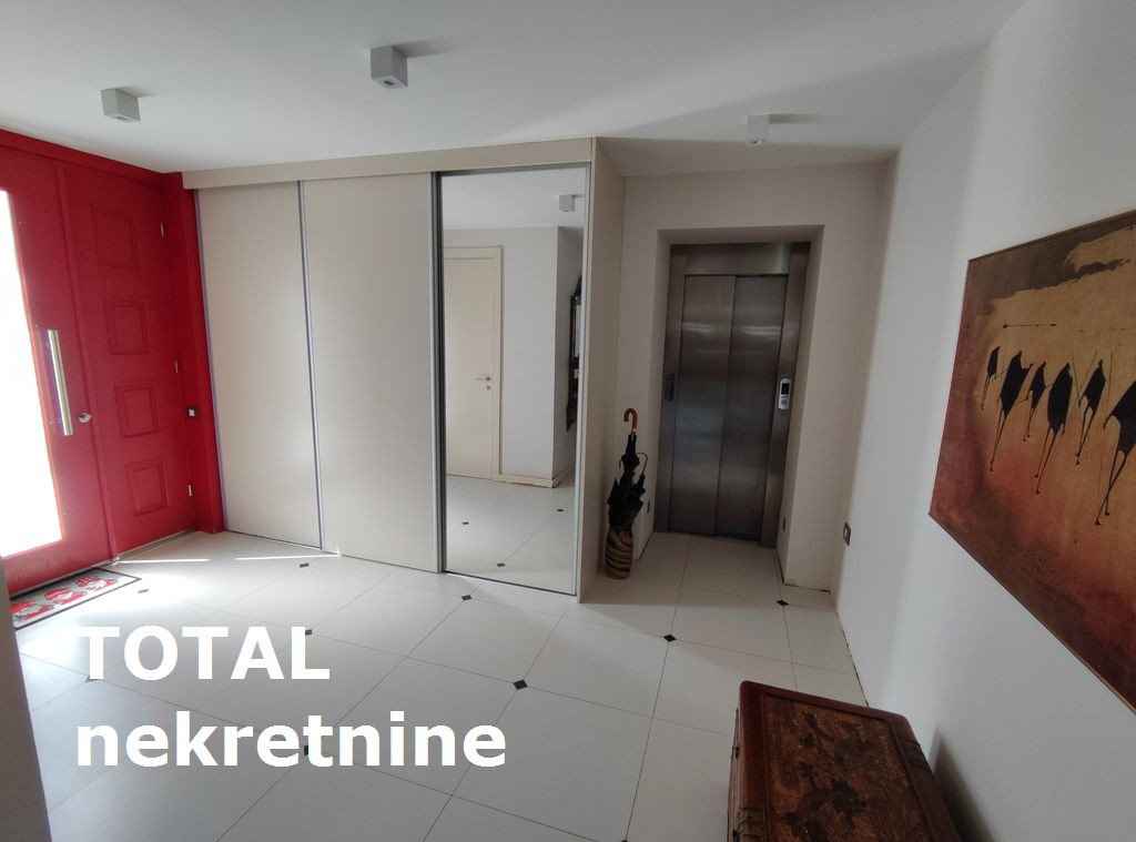 Kuća Prodaja Novi Sad Kuća Prodaja Novi Sad Majur 330 m2