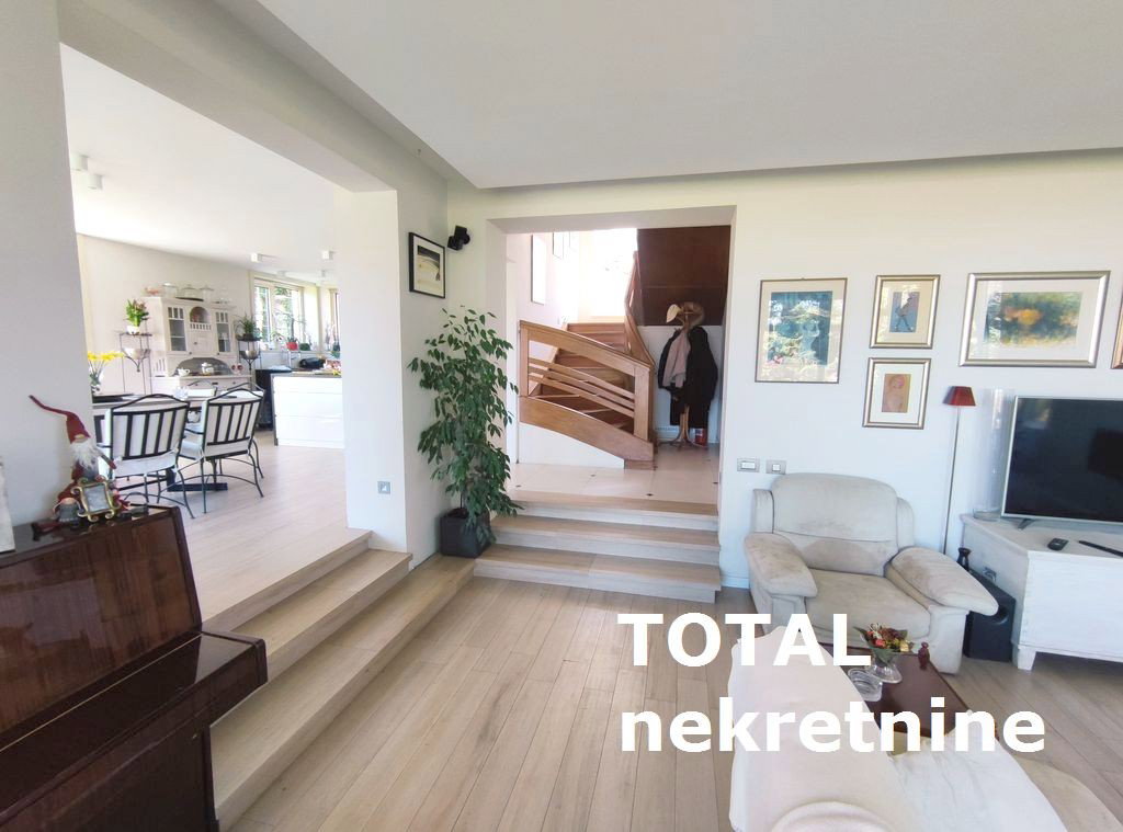 Kuća Prodaja Novi Sad Kuća Prodaja Novi Sad Majur 330 m2