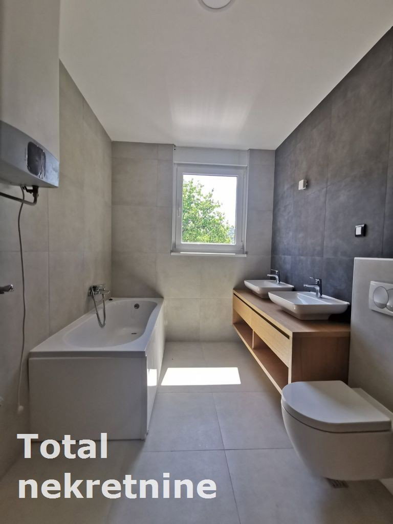 Četvorosoban stan na prodaju, Sremska Kamenica, Novi Sad, 124m², 280.980 €