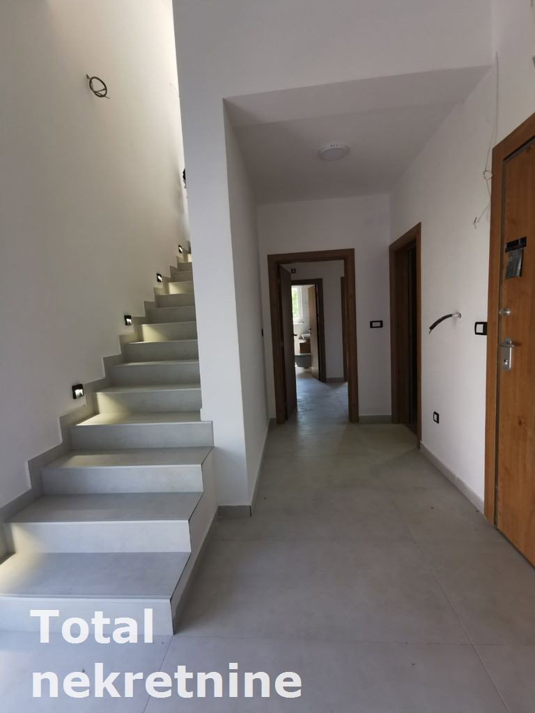 Četvorosoban stan na prodaju, Sremska Kamenica, Novi Sad, 124m², 280.980 €