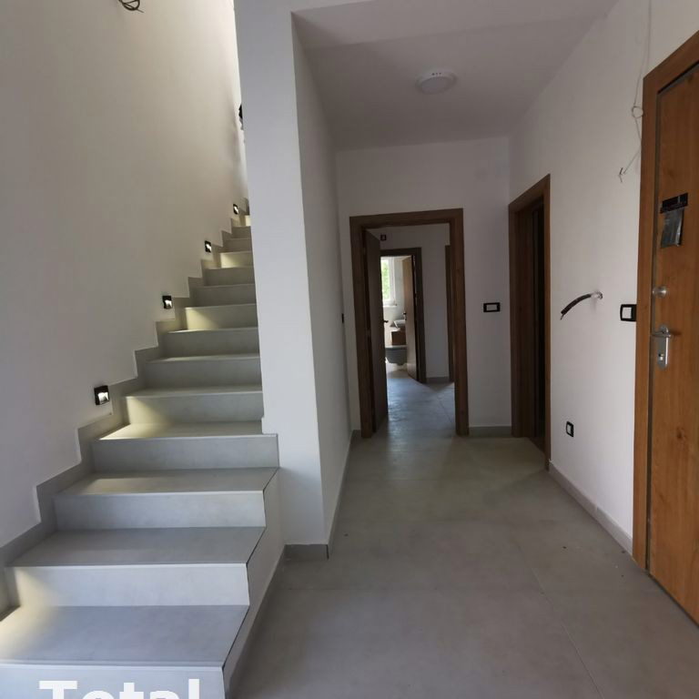 Četvorosoban stan na prodaju, Sremska Kamenica, Novi Sad, 124m², 280.980 €