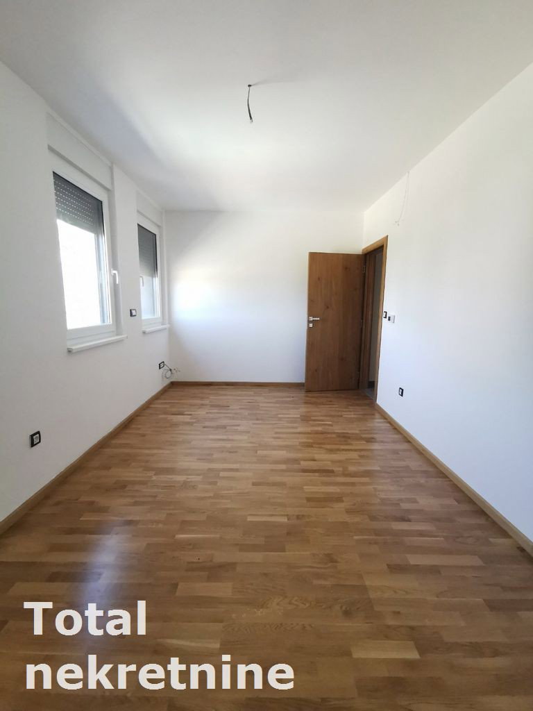 Četvorosoban stan na prodaju, Sremska Kamenica, Novi Sad, 124m², 280.980 €