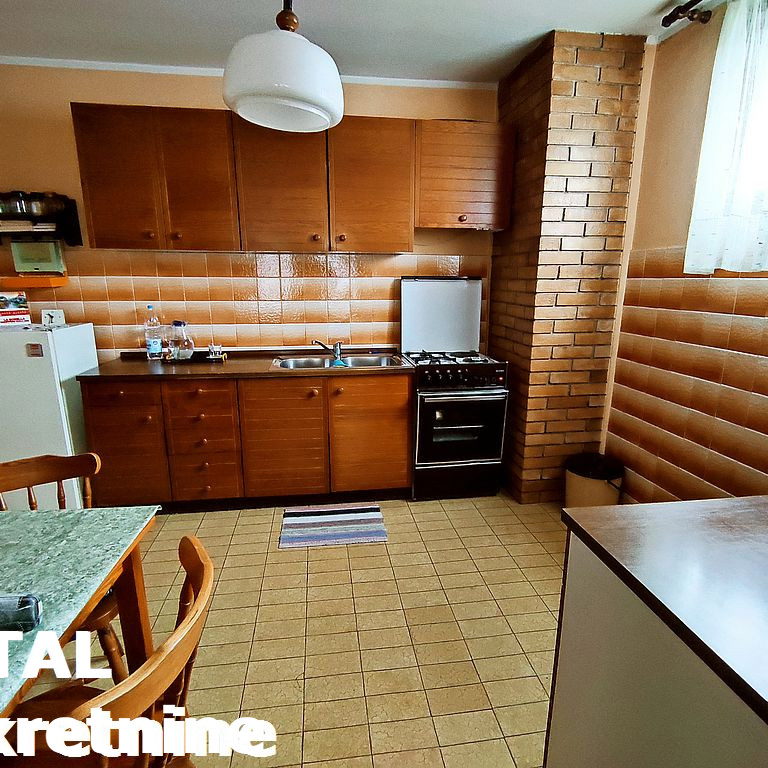 Kuća Prodaja Novi Sad  300 m2
